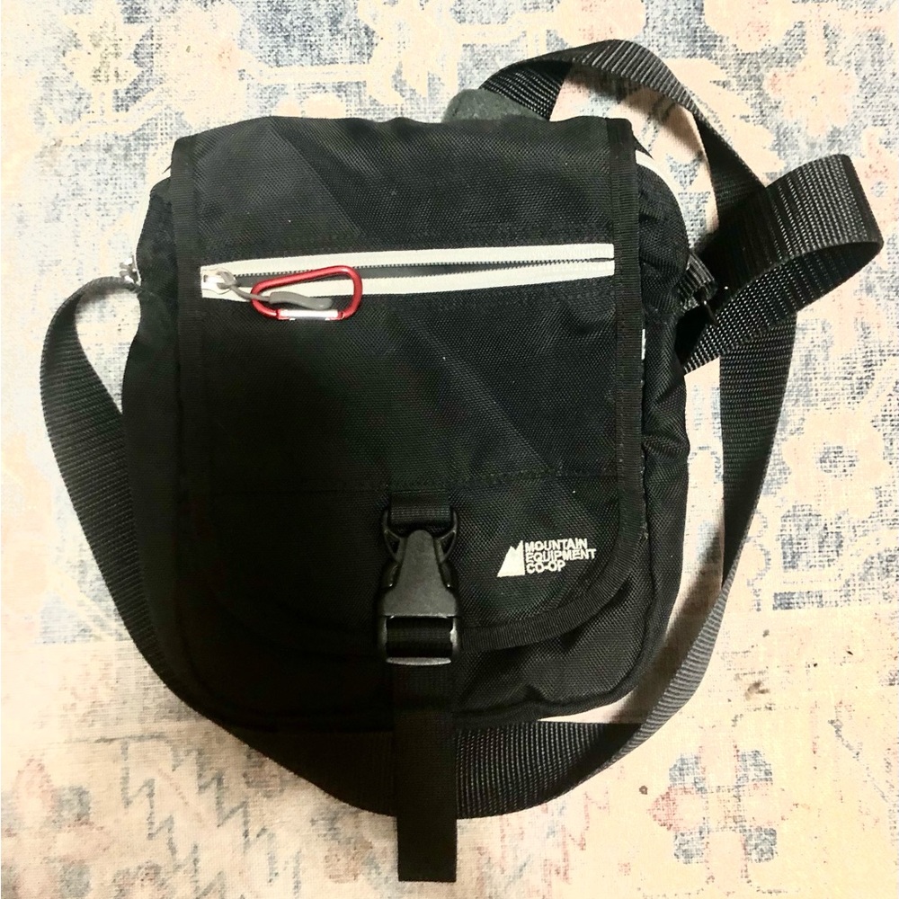 Mountain Equipment Coop MEC Black Crossbody Bag
